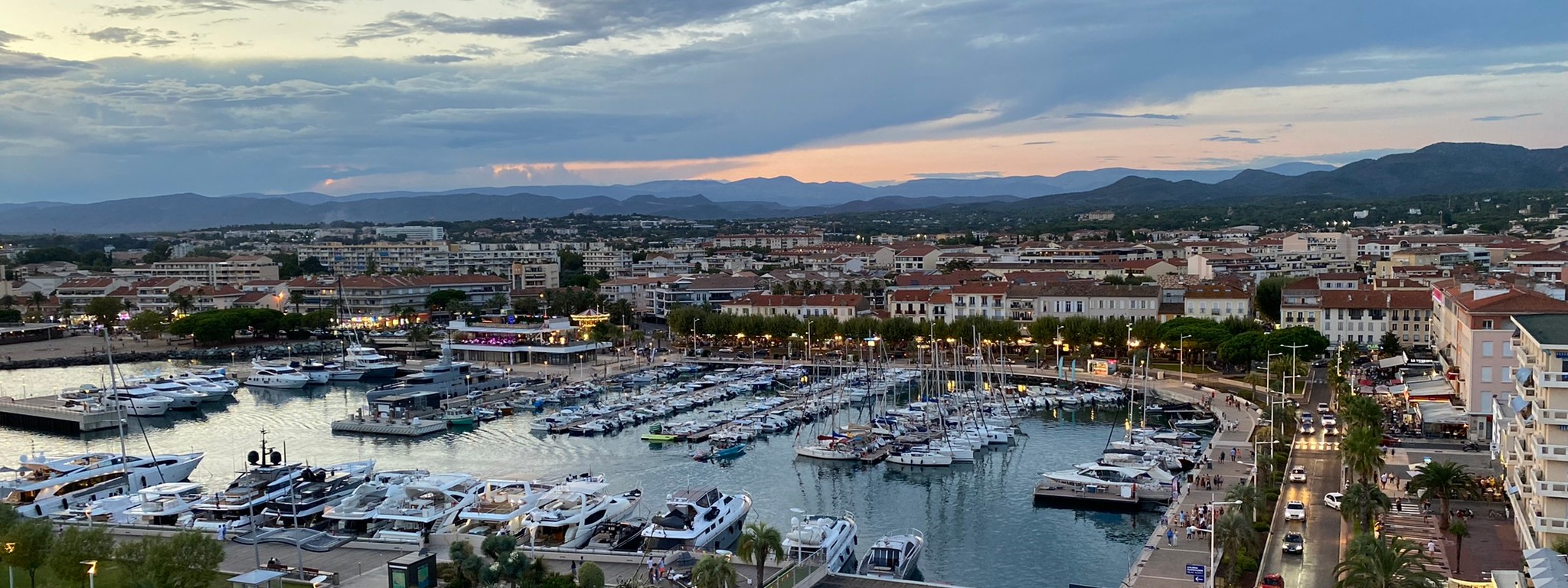 Cover image: Holiday rentals in Saint-Raphaël