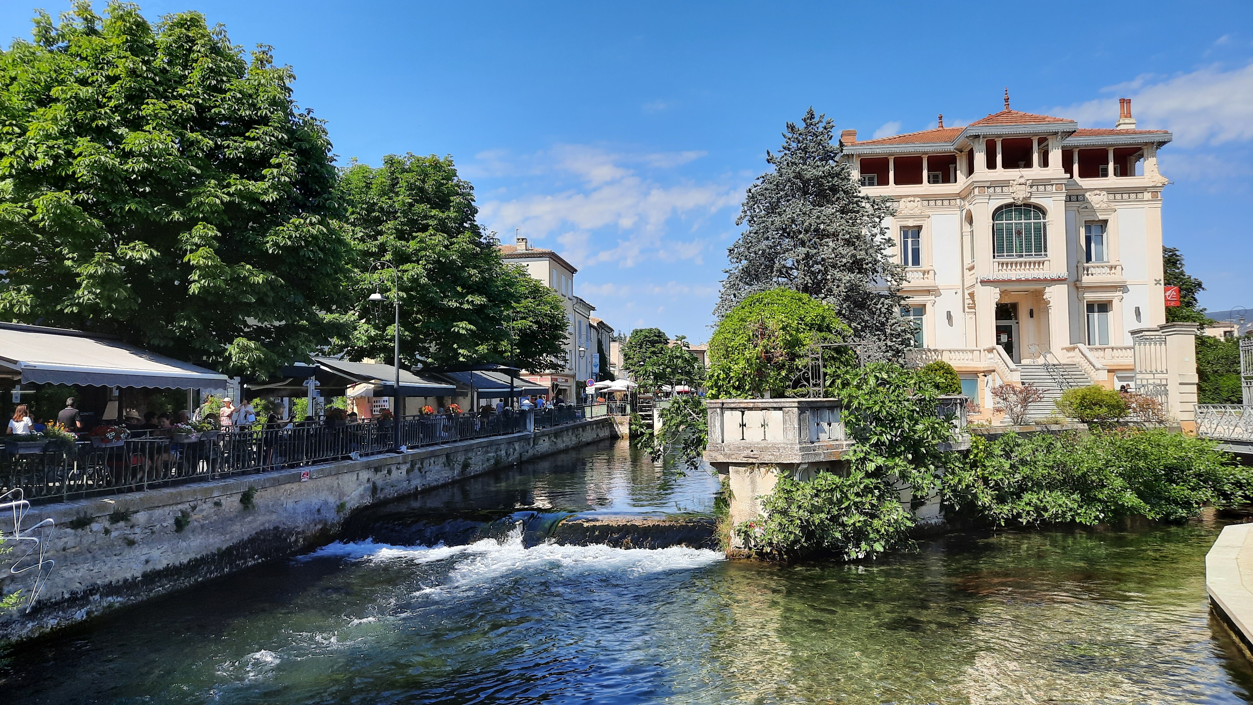 Cover image: Guest houses in L'Isle-sur-la-Sorgue