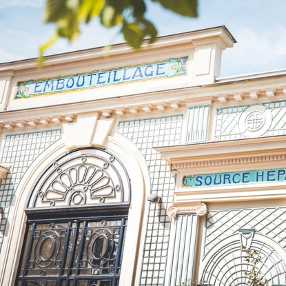Villes thermales dans les Vosges - Façade de la source d’eau Hepar à Vittel. / ©ART GE - Pierre Defontaine