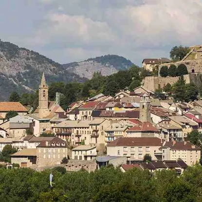 Image de couverture : Chambre d'hôtes à Volonne