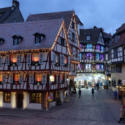 Cover image: Les Marchés de Noël à Colmar et dans le Haut-Rhin : Magie et Traditions d'Alsace