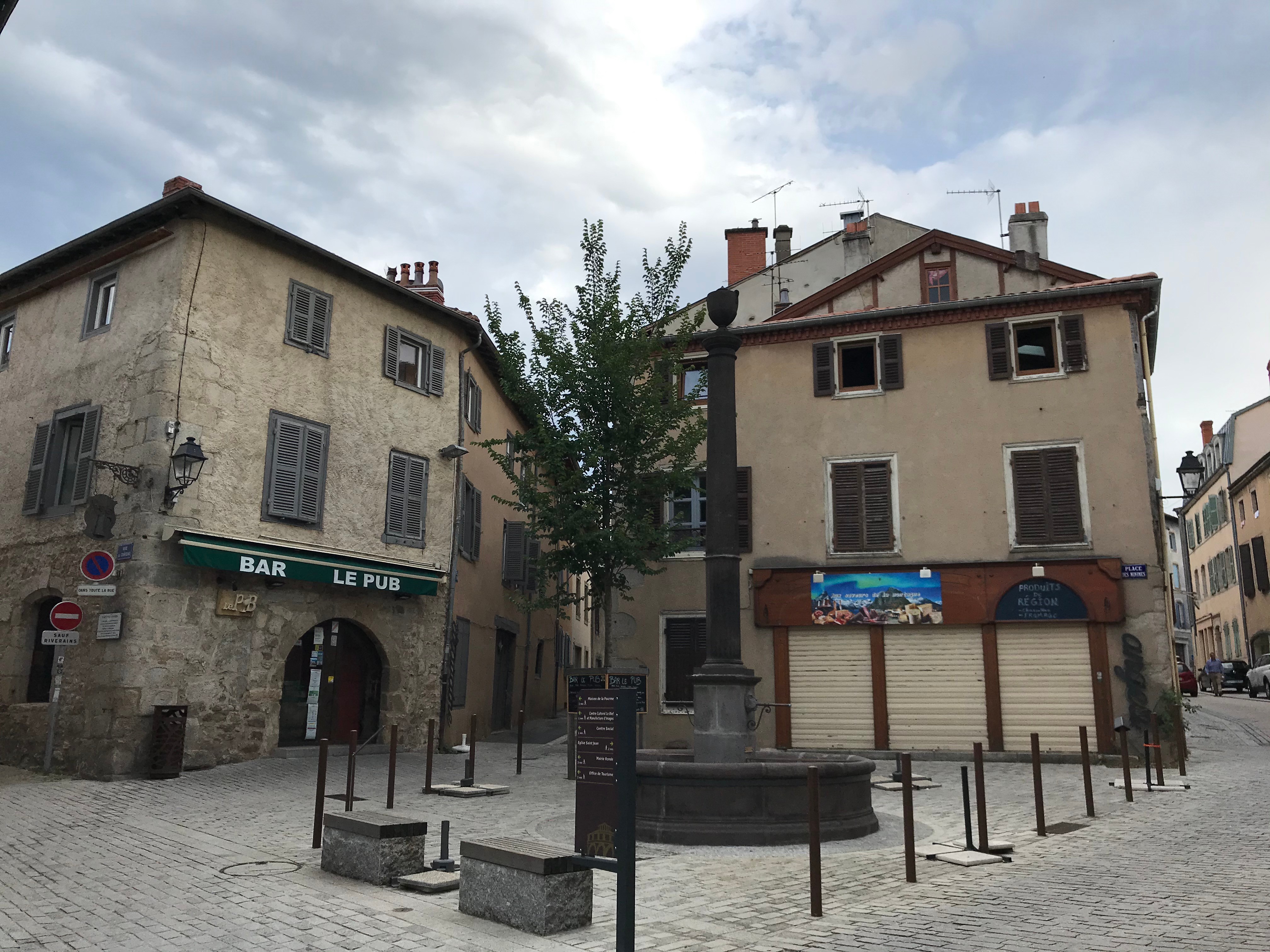 Cover image: Location de vacances à Ambert