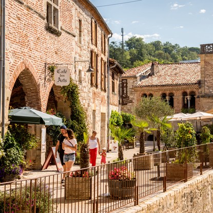 Image de couverture : Location de vacances au village de Penne d’Agenais