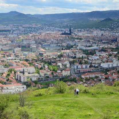 Image de couverture : Location de vacances Clermont-Ferrand : patrimoine et volcans en Auvergne