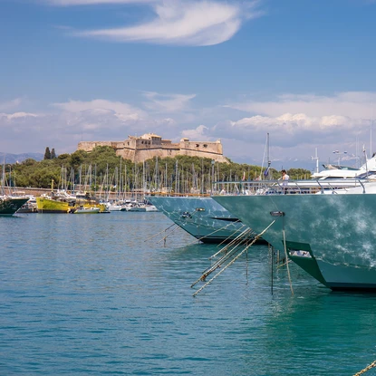 Image de couverture : Le Cap d'Antibes