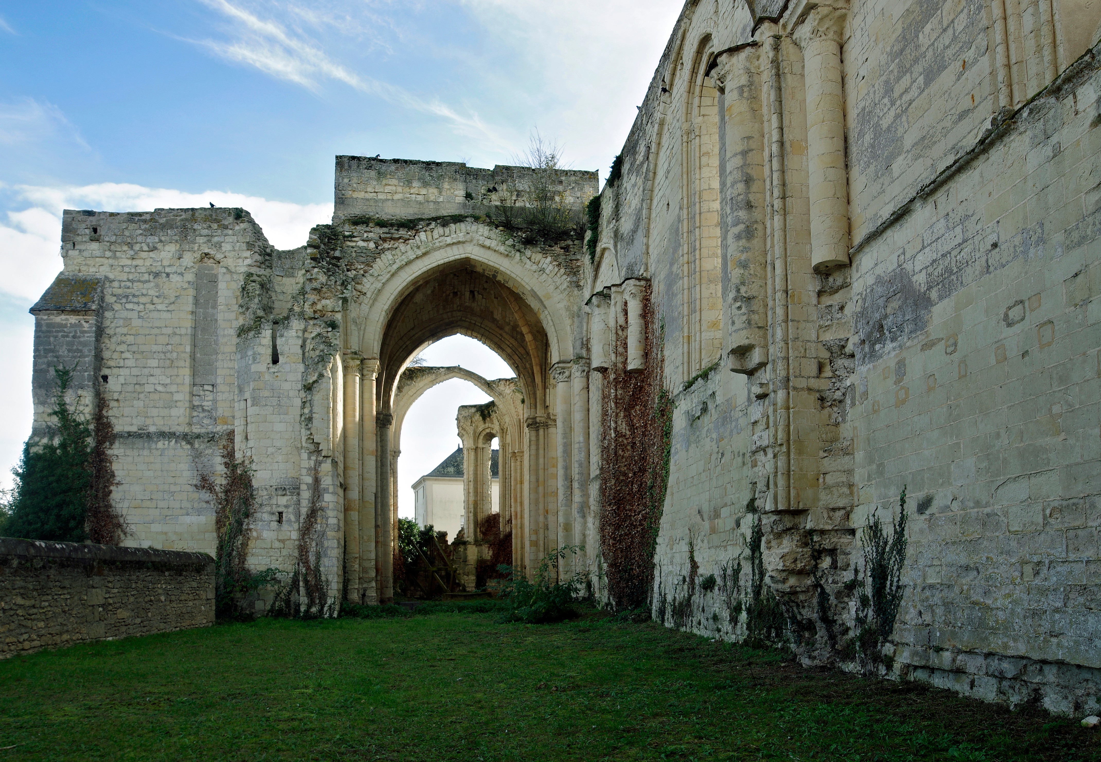 Cover image: Holiday rentals near Doué-la-Fontaine