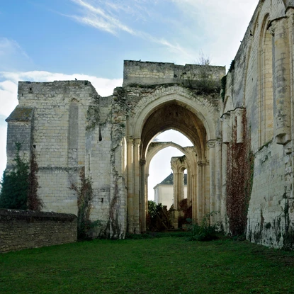 Cover image: Holiday rentals near Doué-la-Fontaine