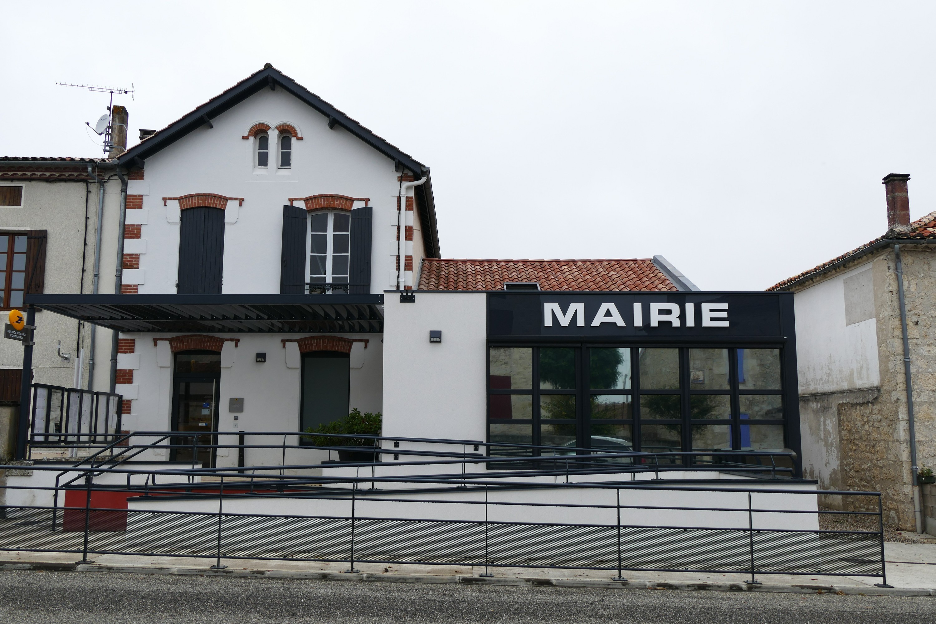Cover image: Chambre d'hôtes à La Croix-Blanche
