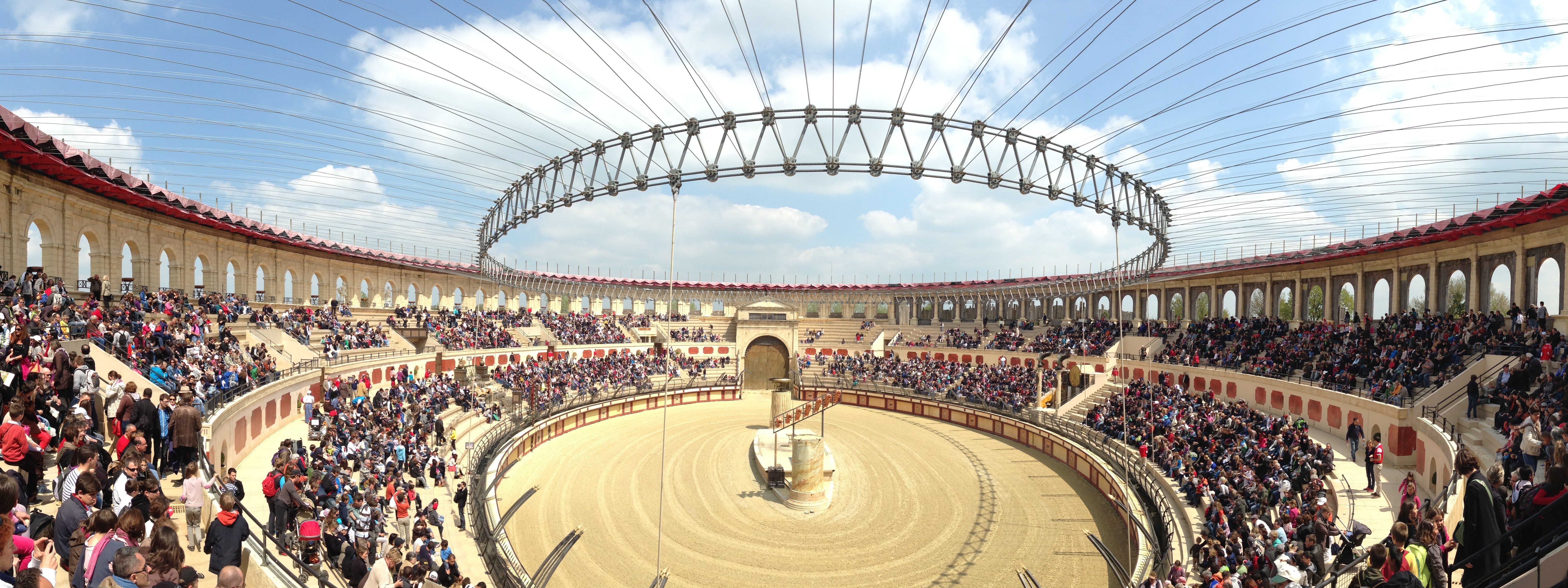 Panorama de l’arène au Puy du Fou.