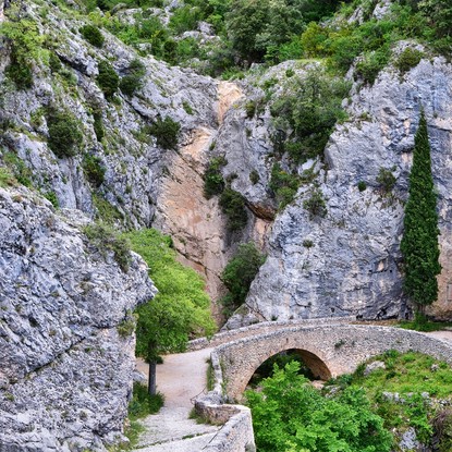 Image de couverture : Location de vacances à Moustiers-Sainte-Marie