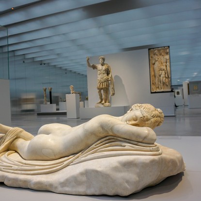 Cover image: Découvrez le Louvre-Lens : un musée d’art moderne et ouvert à tous