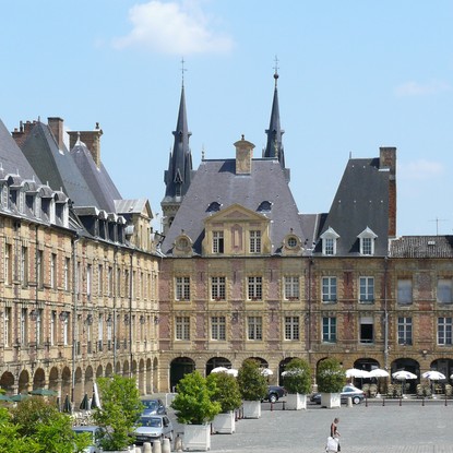 Image de couverture : Chambre d'hôtes à Charleville-Mézières