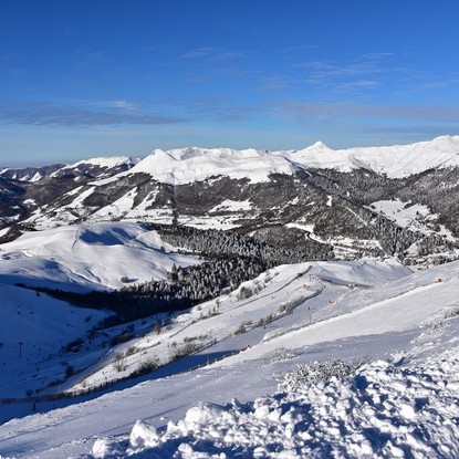 Cover image: Location de vacances dans le Massif Central - Station de ski
