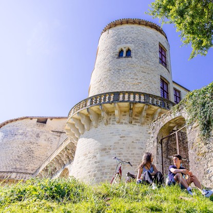 Image de couverture : Le Château de Duras