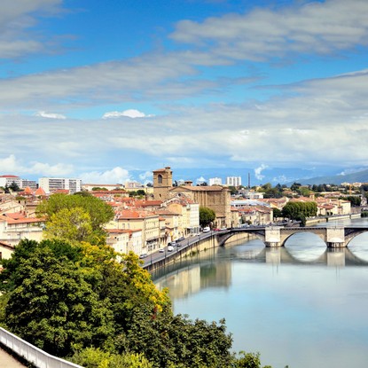 Cover image: Location de vacances à Romans-sur-Isère