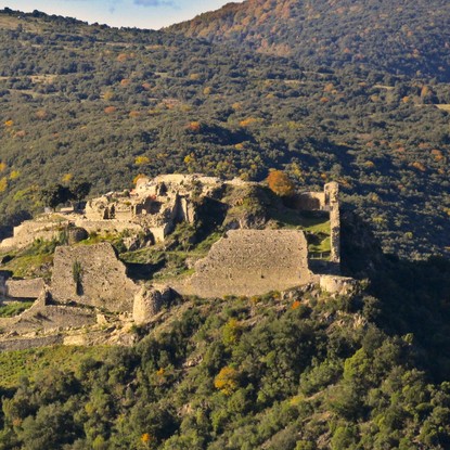 Image de couverture : Explorez le Pays Cathare et ses Châteaux Médiévaux – Séjours avec Clévacances