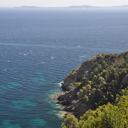 Image de couverture : Locations de vacances à Cavalaire-sur-Mer