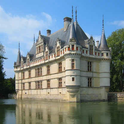 Cover image: Holiday rentals in Azay-le-Rideau