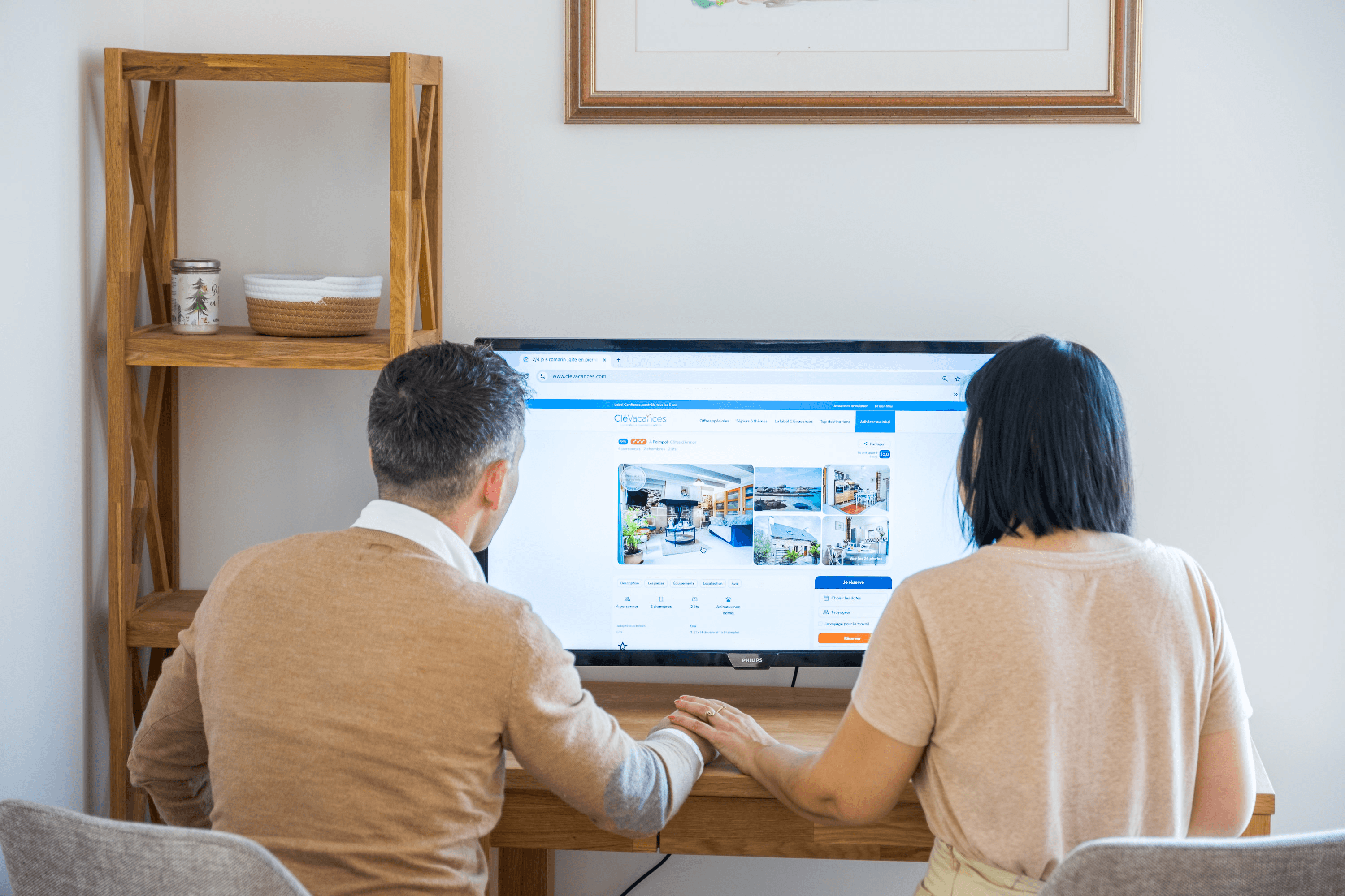 Cover image: Online or live booking what are the differences?