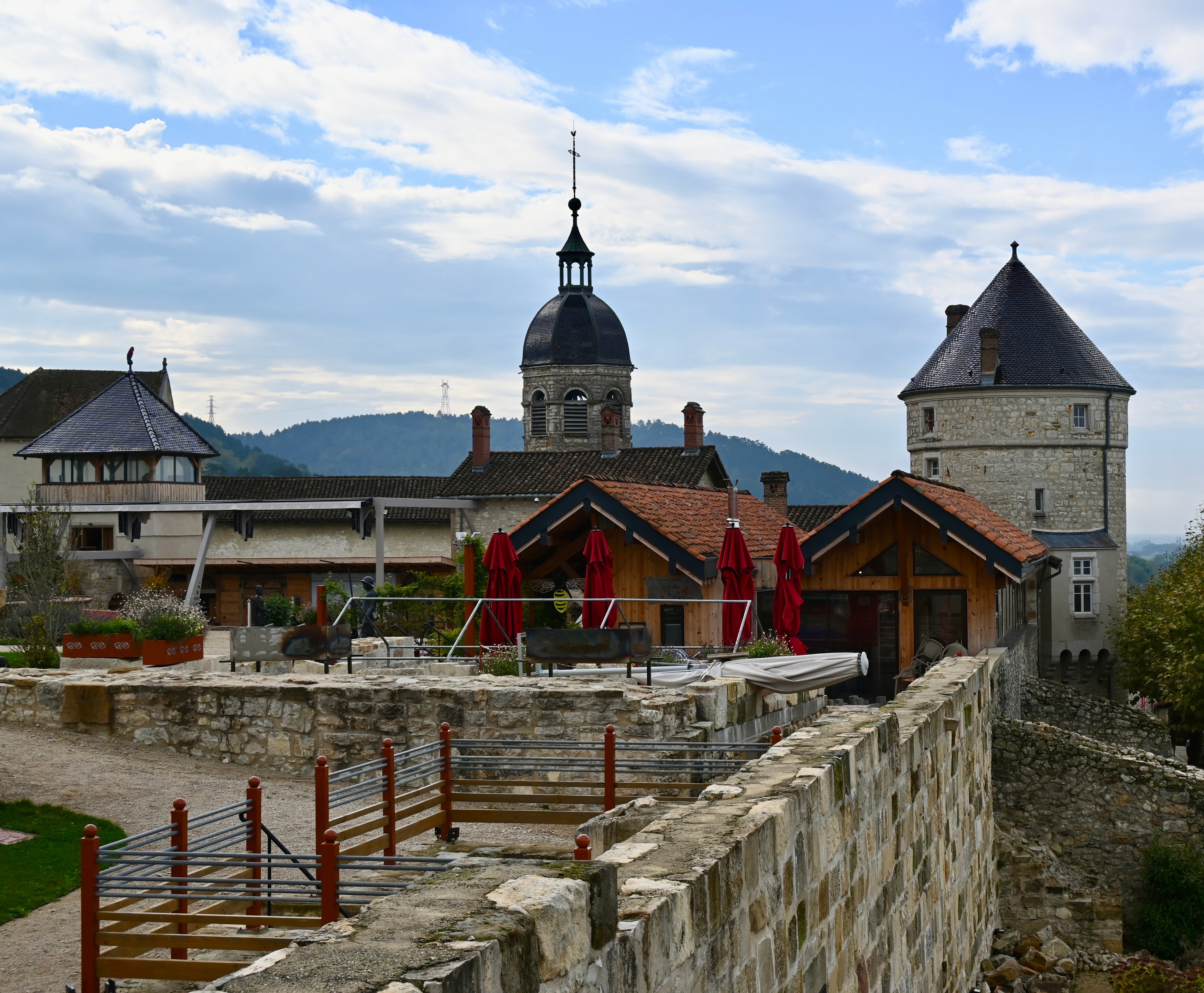 Image de couverture : Les châteaux de l'Ain