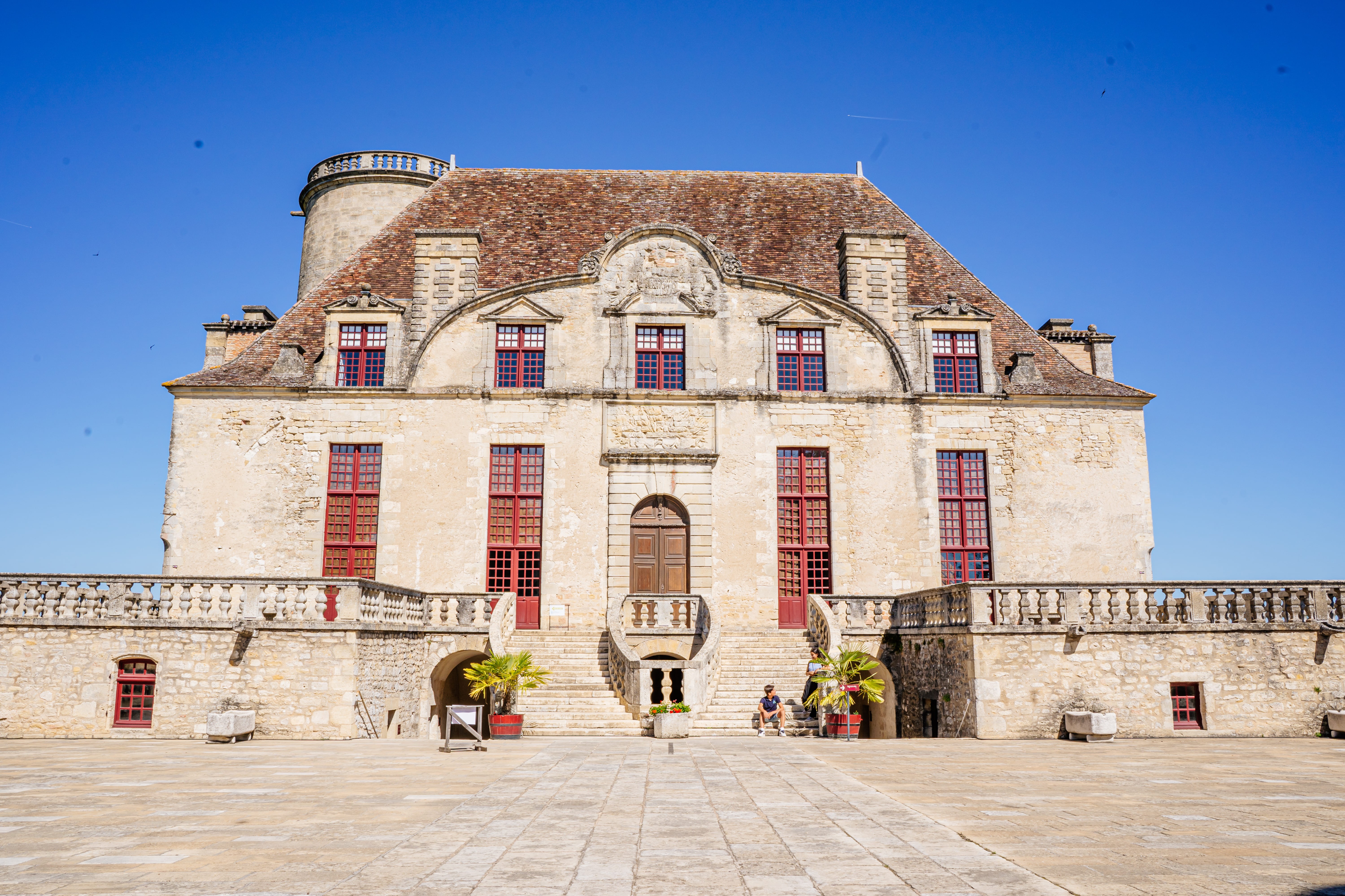 L’entrée du Château de Duras en Lot et Garonne
