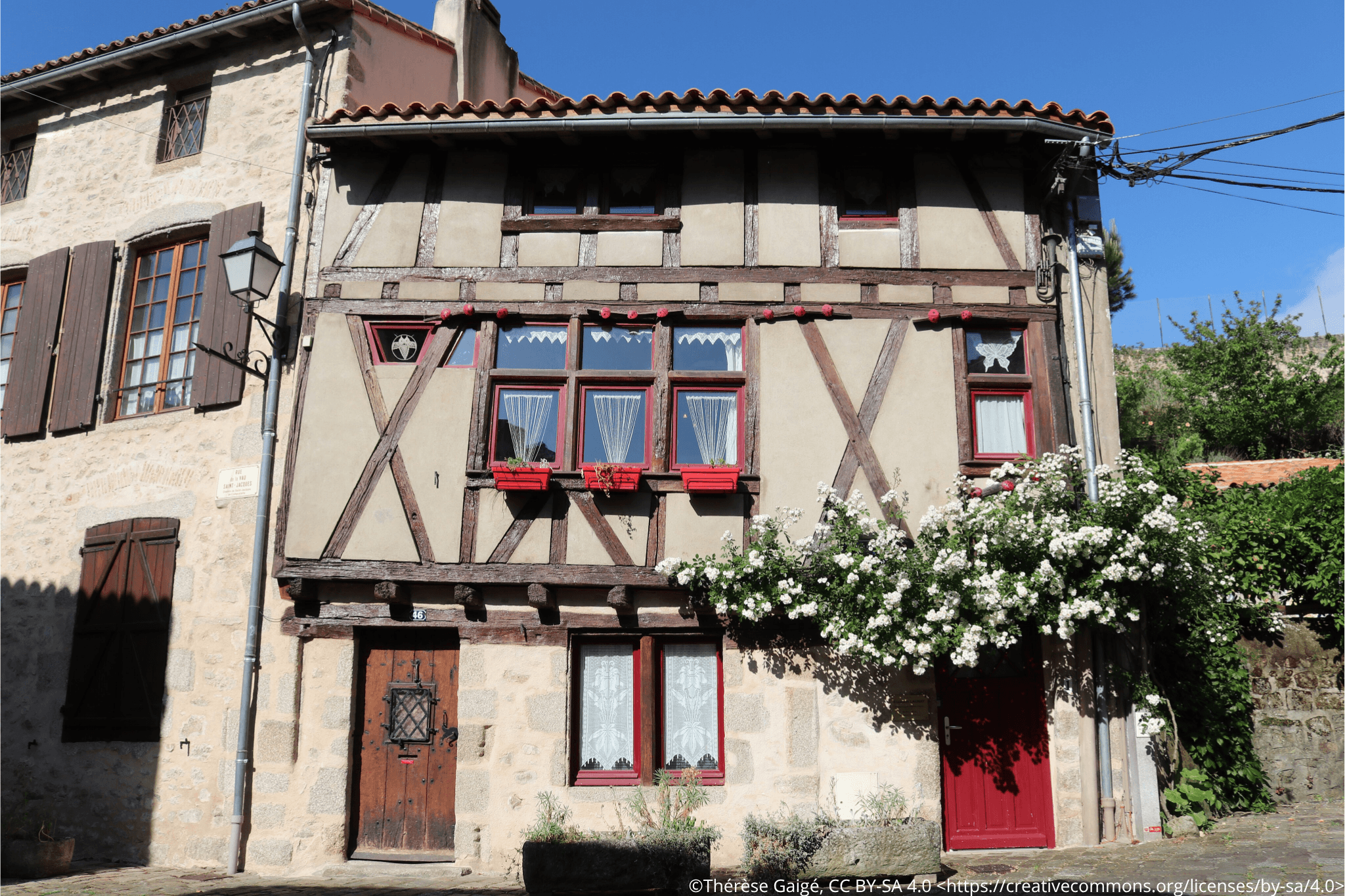 Maison à Colombages dans la rue médiévale de la Vau Saint Jacques à Parthenay