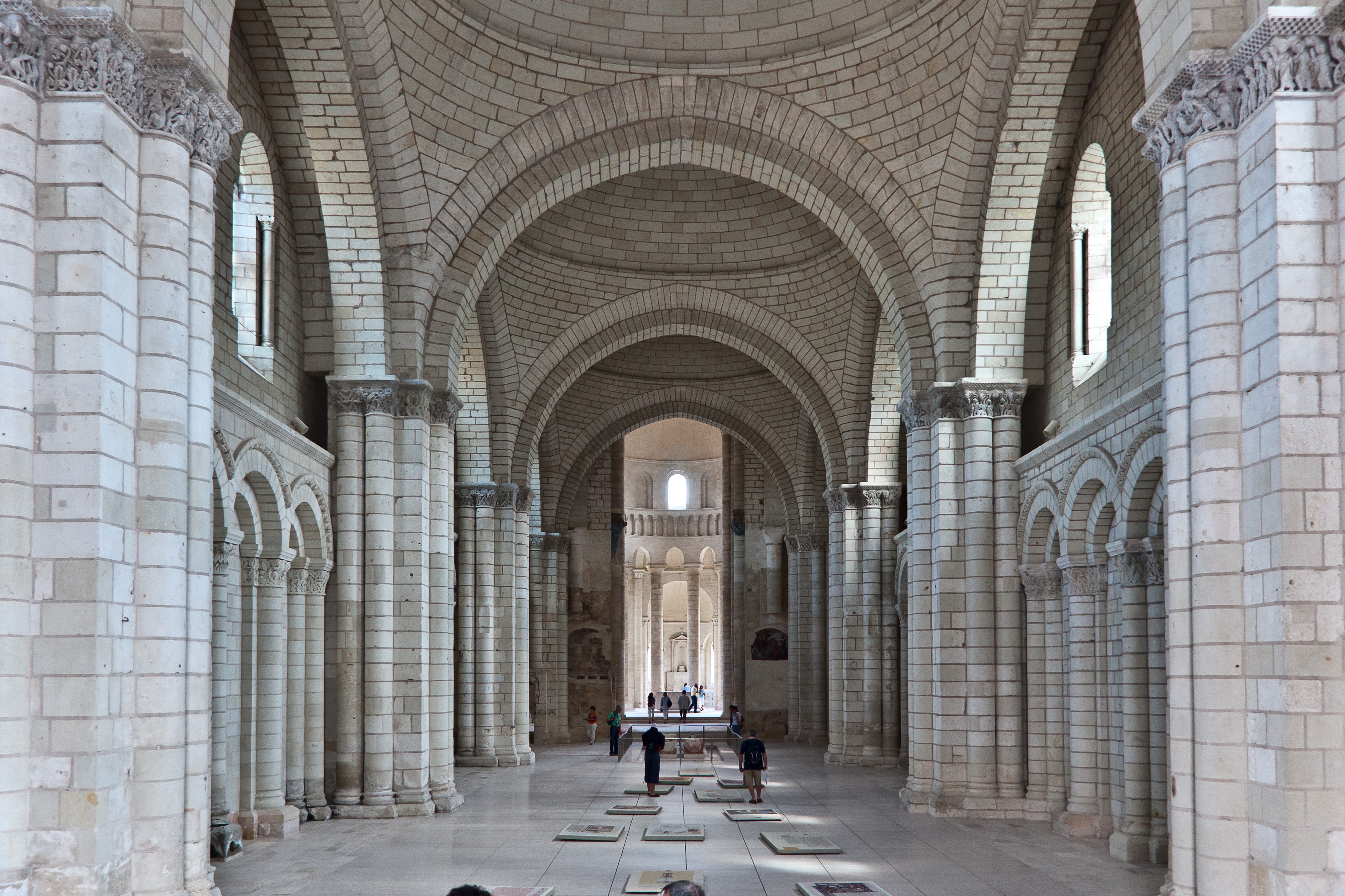 Intérieur de l’Abbaye de Fontevraud.