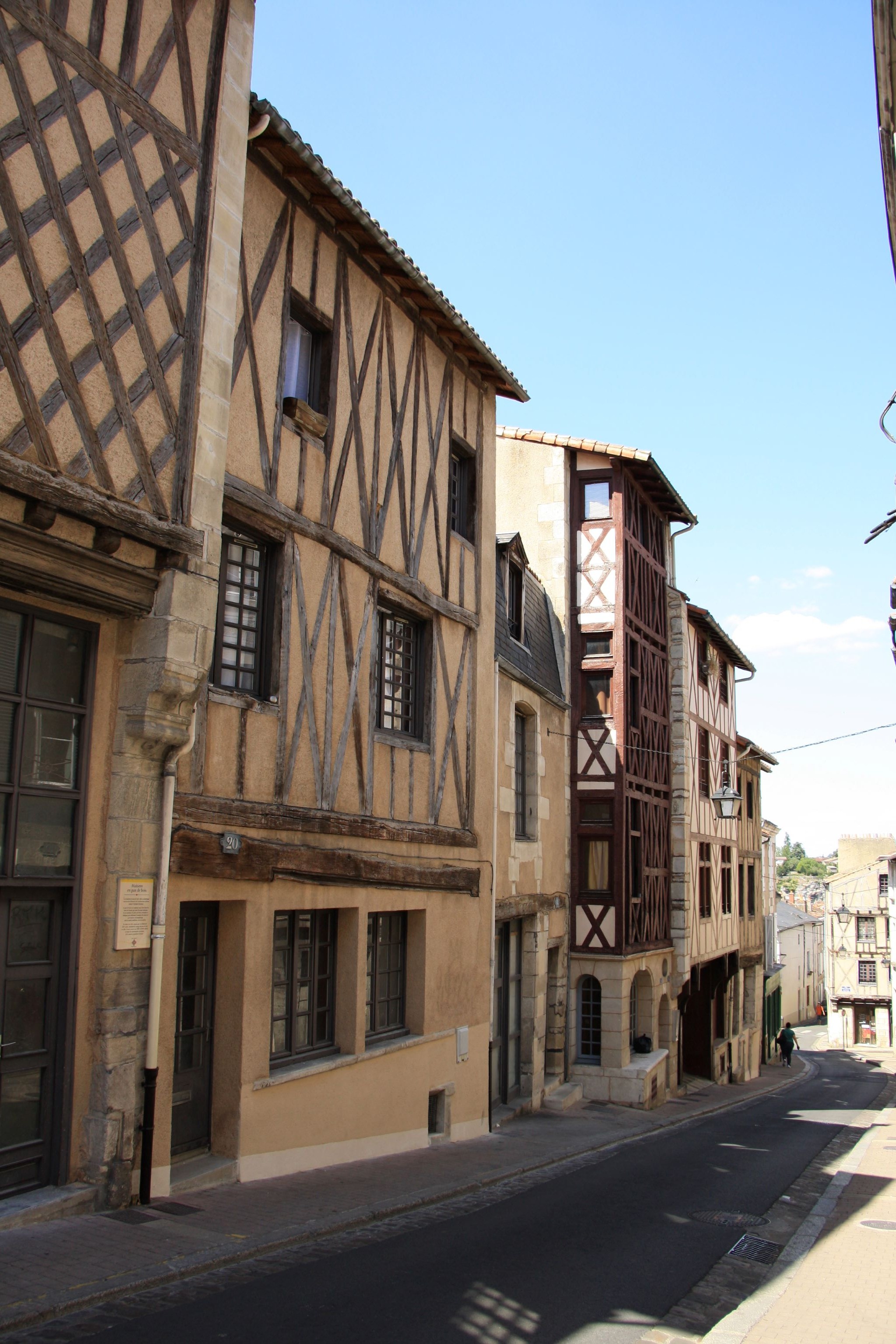 Maison à colombage dans une rue de Poitiers