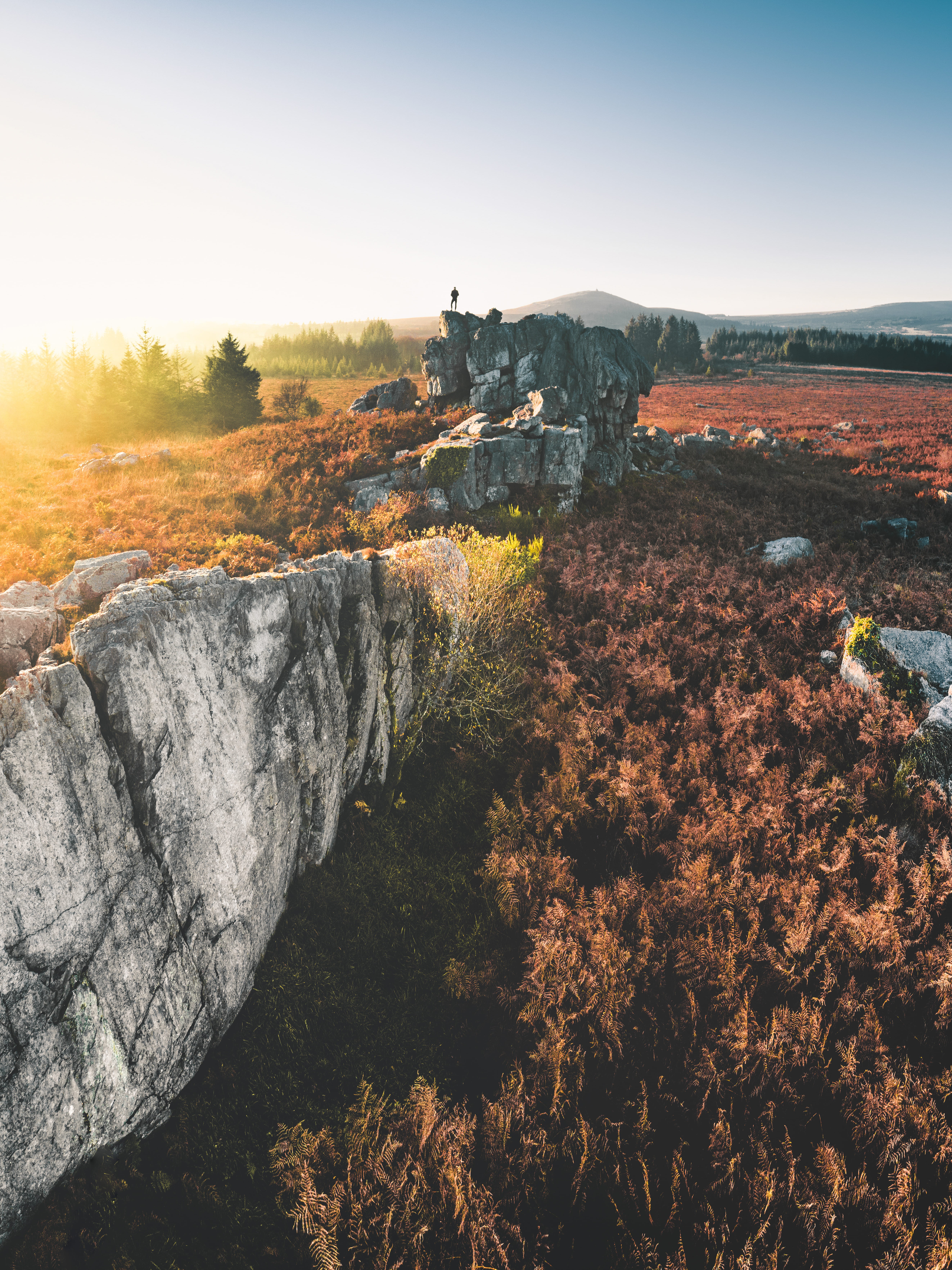 Coucher du soleil Monts d’Arrée, vue rocher et végétation intérieur