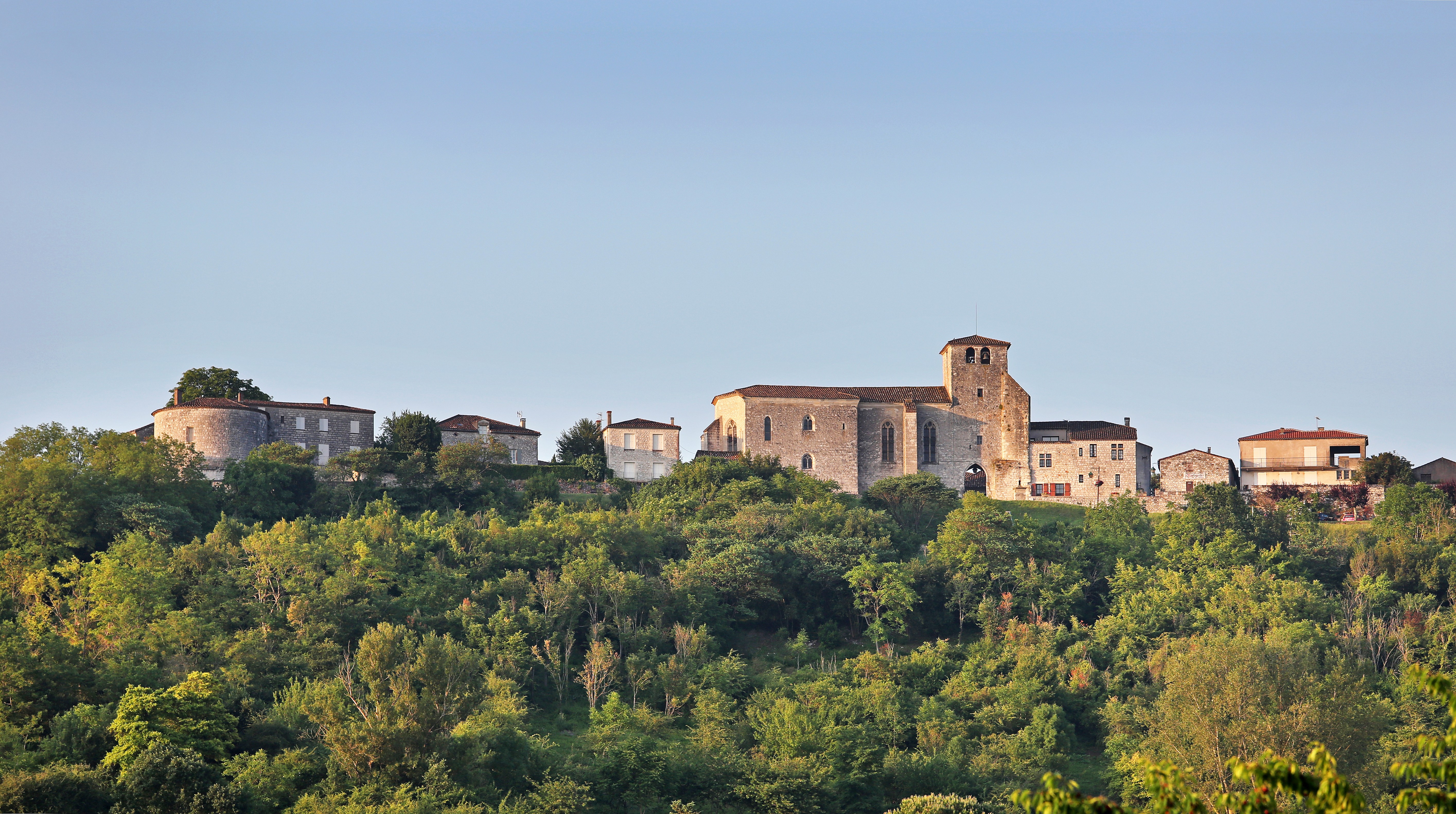 Le village de Pujols vu depuis Villeneuve sur Lot