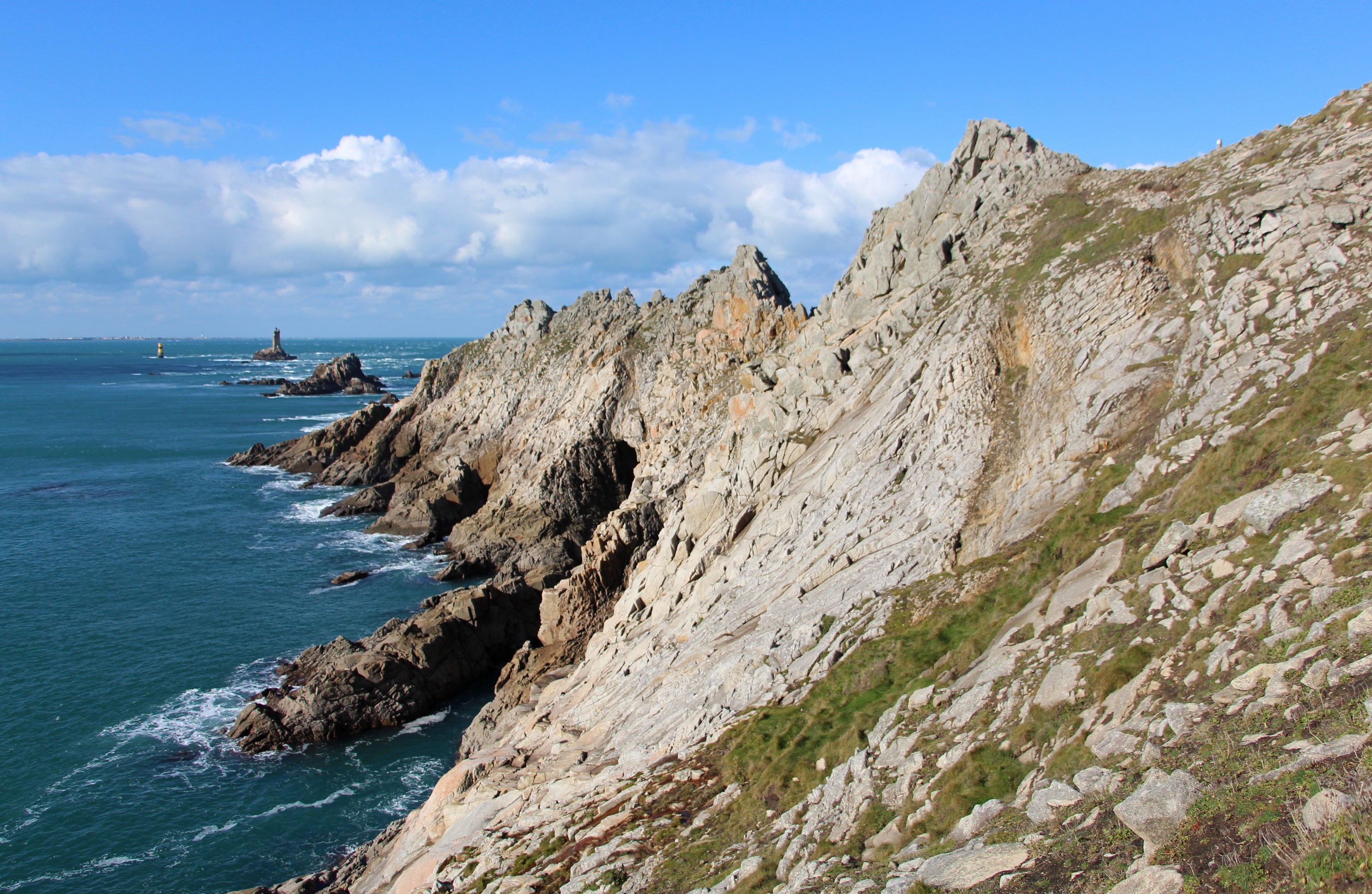 Falaises dans la mer, Point du Raz