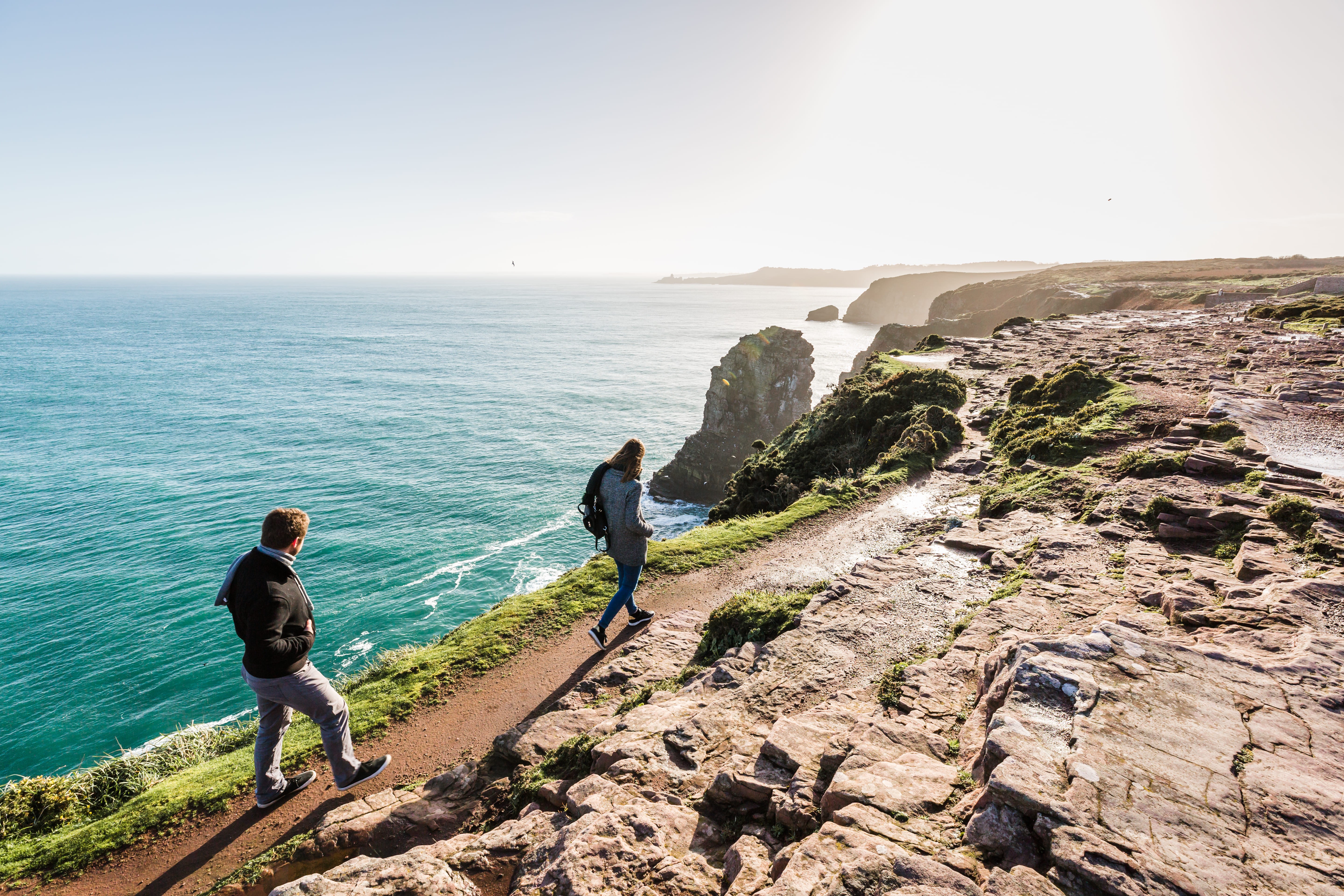 Cap Fréhel, Côtes d’armor, Bretagne, randonneurs, sentiers des douaniers, vue mer panoramique dégagée