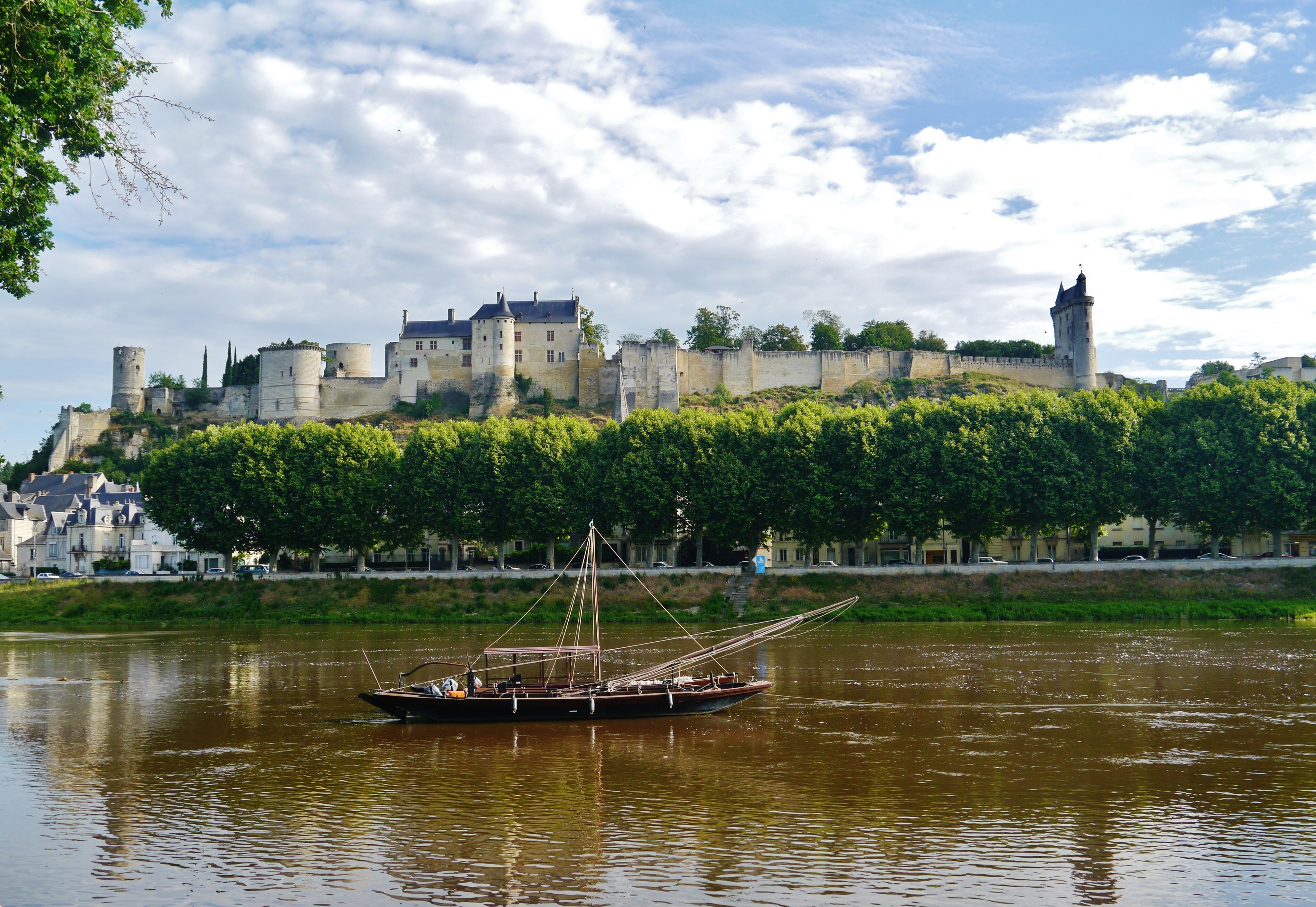 Depuis la Vienne, vue sur le Château de Chinon