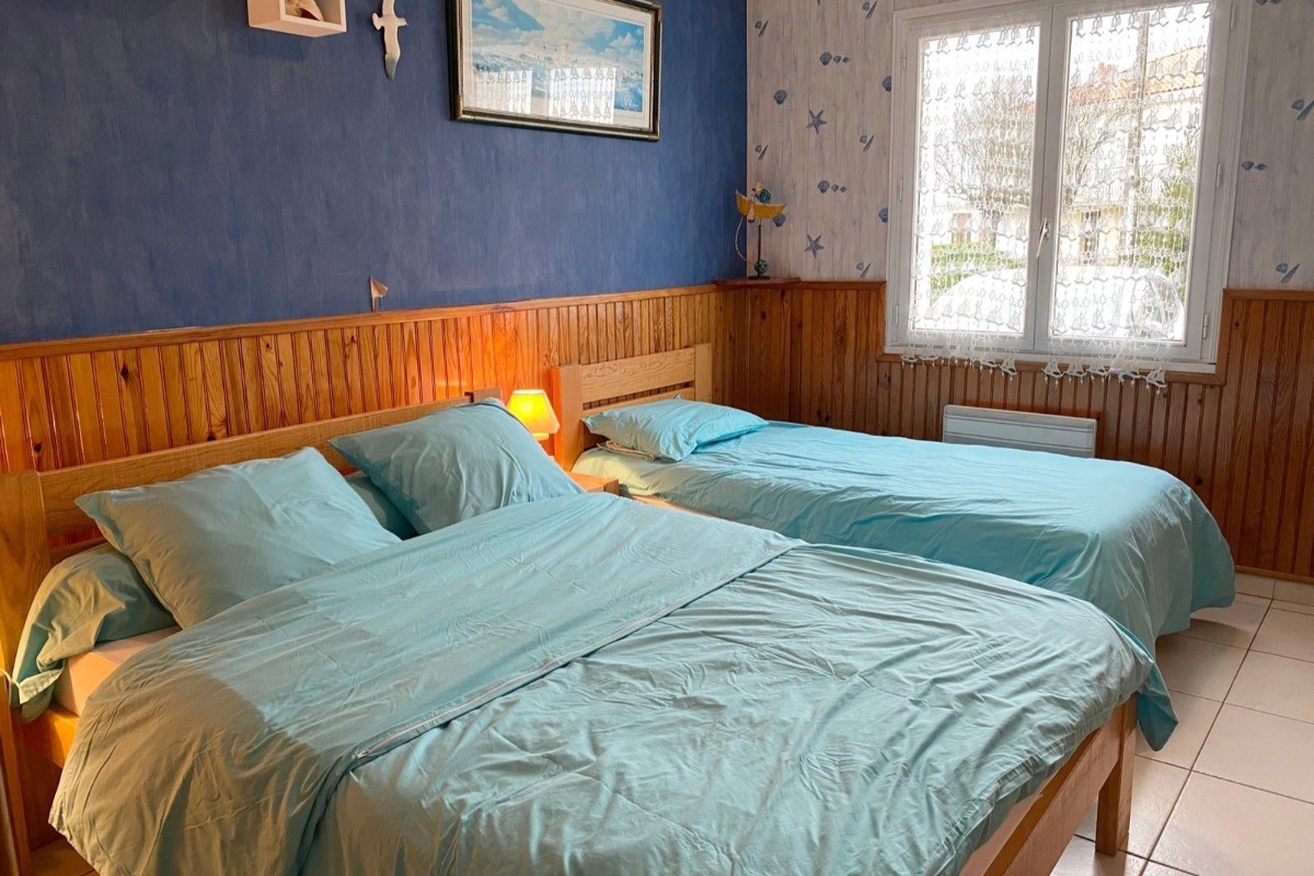 Chambre lit en 140 + 1 lit en 90