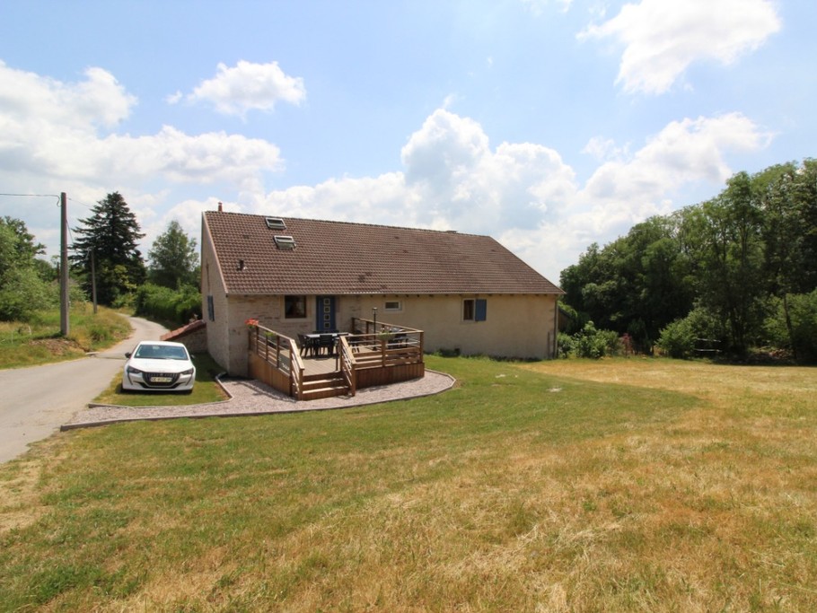 Au calme de la prairie et de sa proche forêt - Gite des Roches