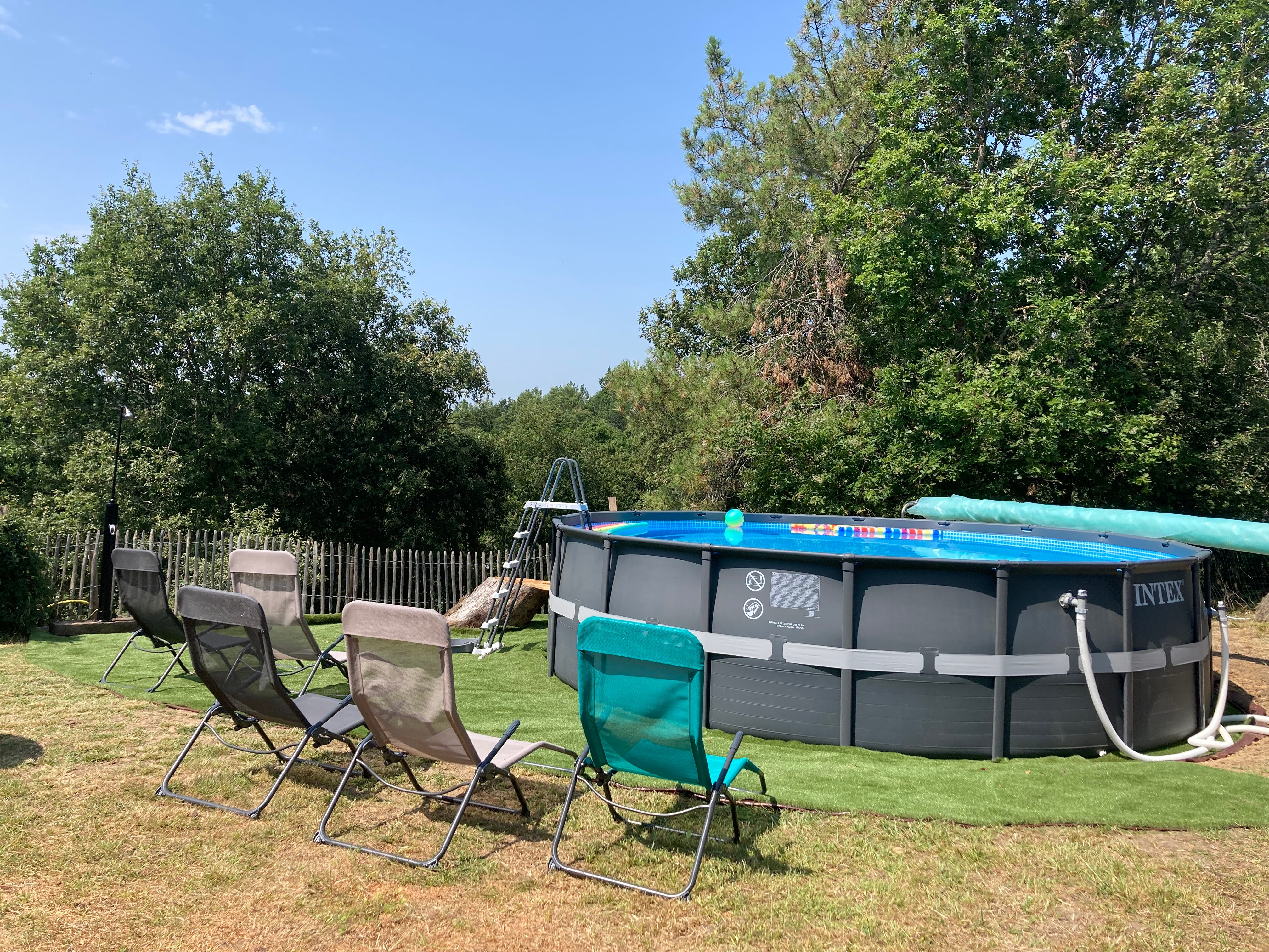 piscine et transat