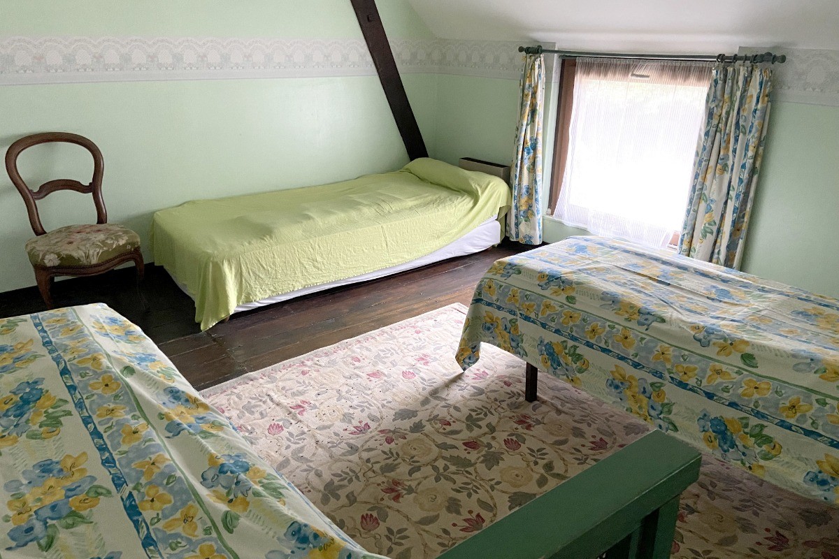 Chambre avec 3 lits en 90