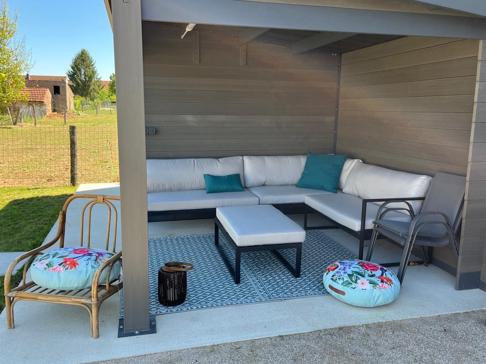 salon outdoor abrité