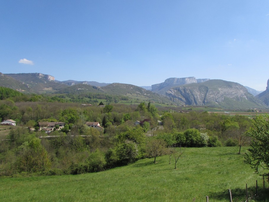 Dès le parking, découvrez la vue sur le Vercors