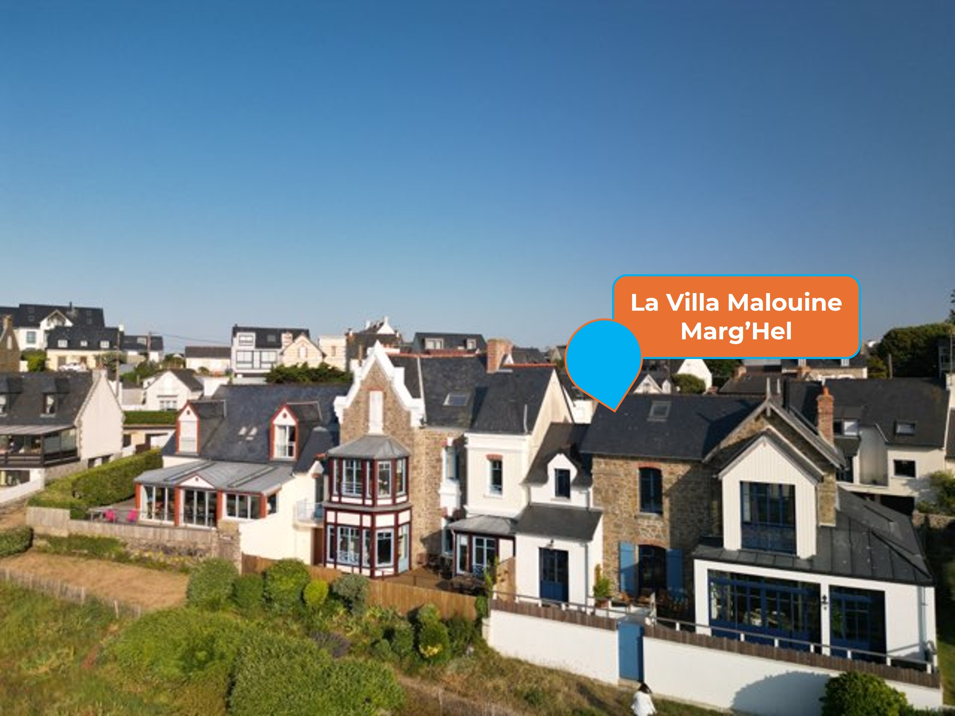 Façade de la Villa Malouine Marg'Hel côté sentier côtier.