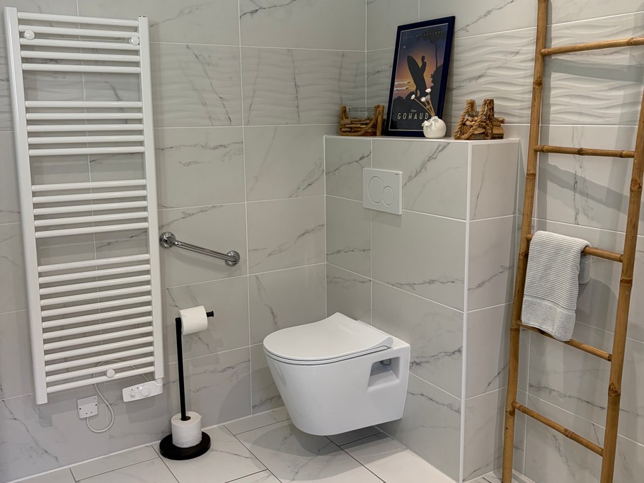 shower room with PRM section