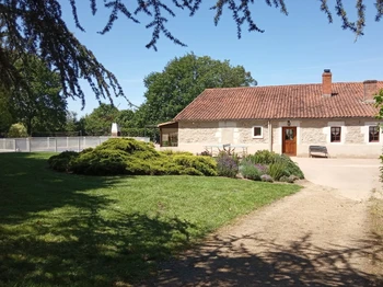 L'entrée du Gîte Rhapsody avec sa cour