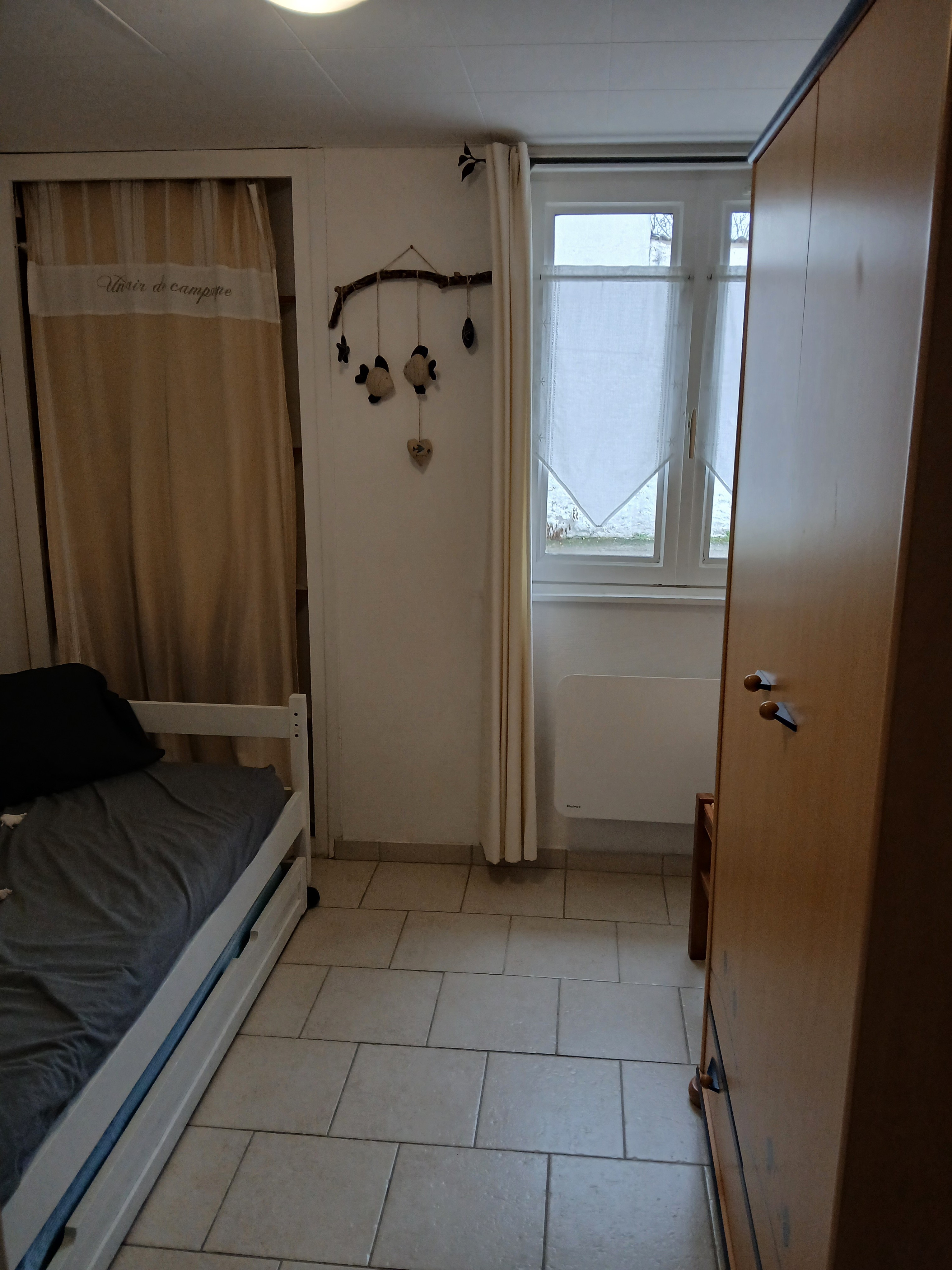 Room with 2 single beds (90cm)