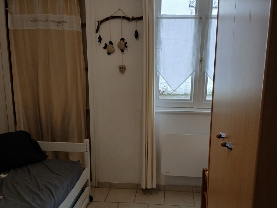 Room with 2 single beds (90cm)