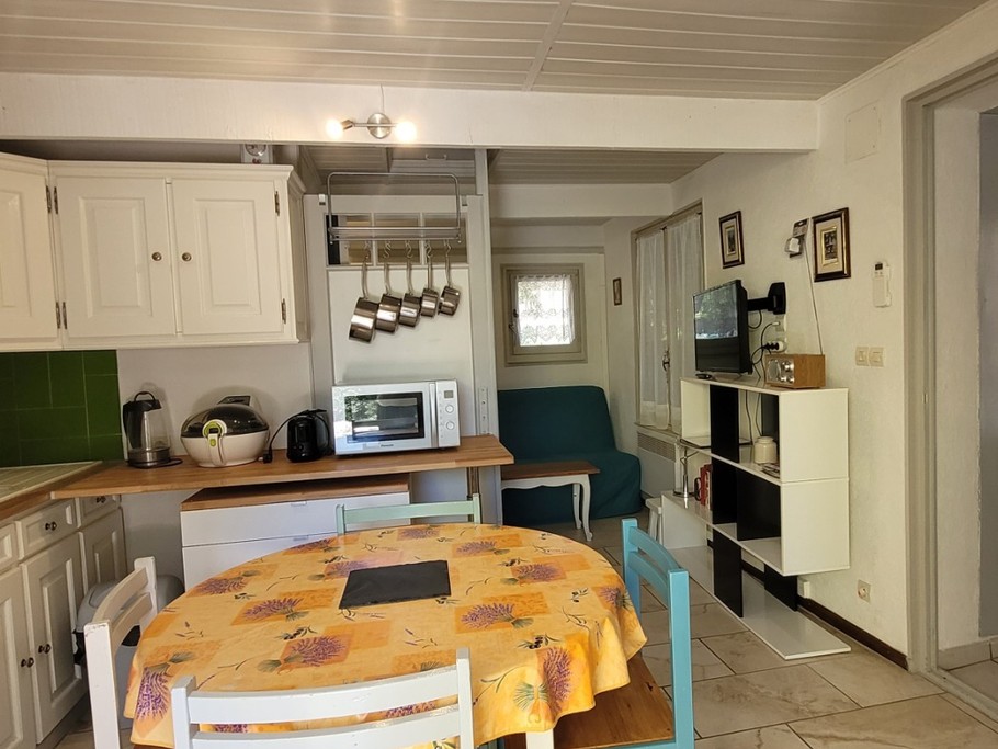 Vue ensemble séjour cuisine