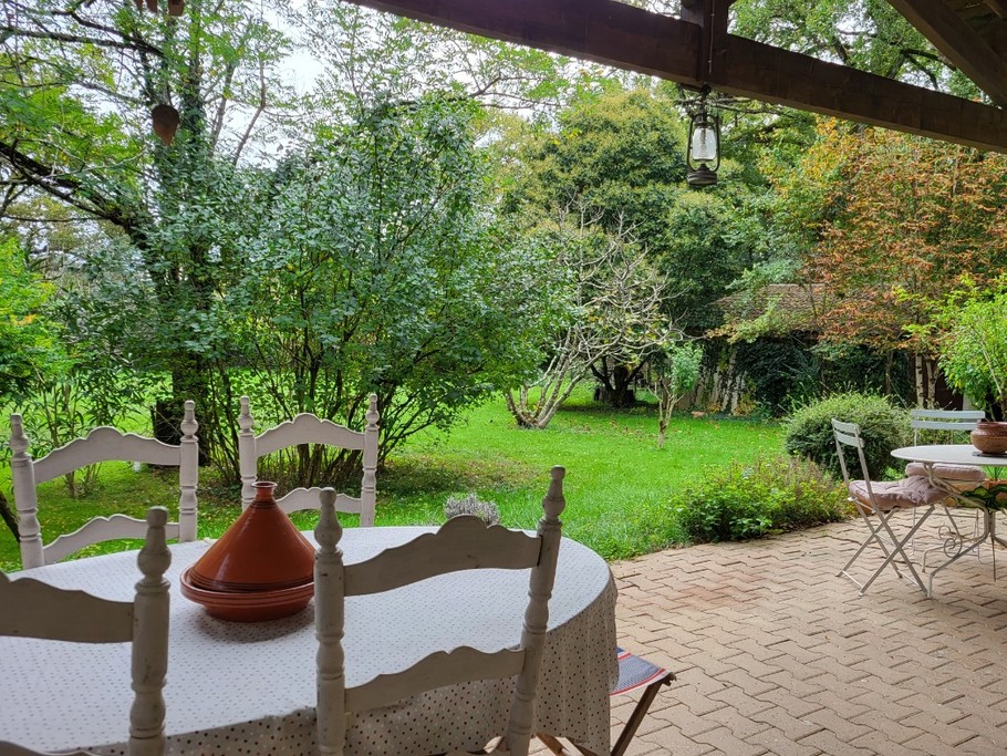 Gîte du Fondubois
Terrasse couverte