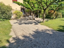 Parking personnel devant l'appartement