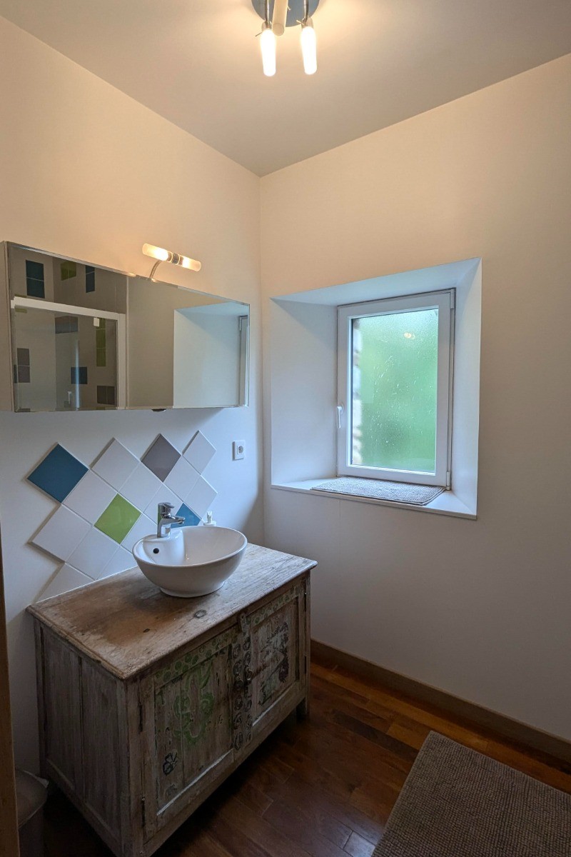 SALLE D EAU attenante à la chambre 1