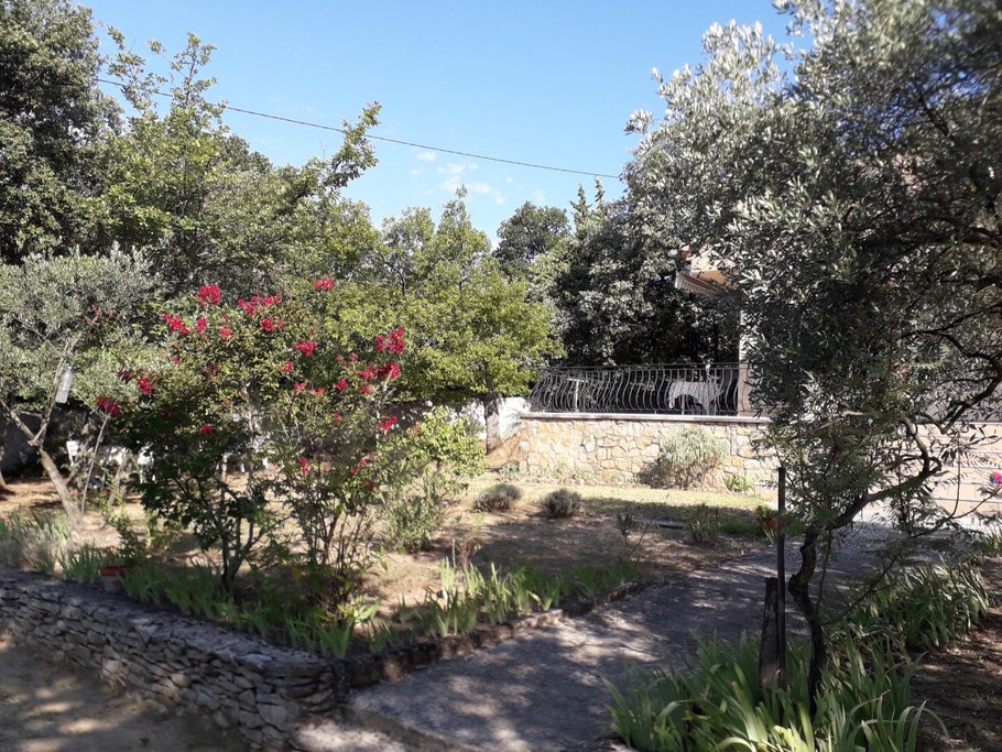 Entrée / jardin
