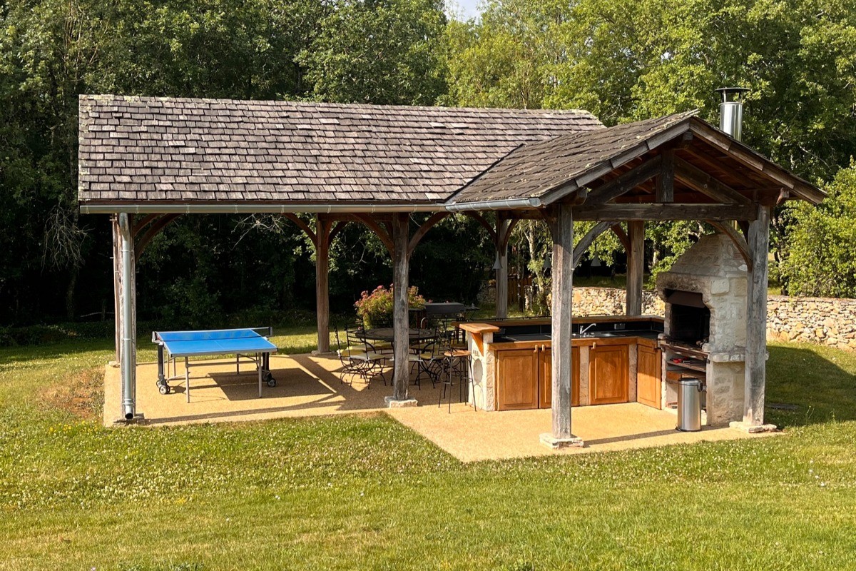 Cuisine extérieure piscine